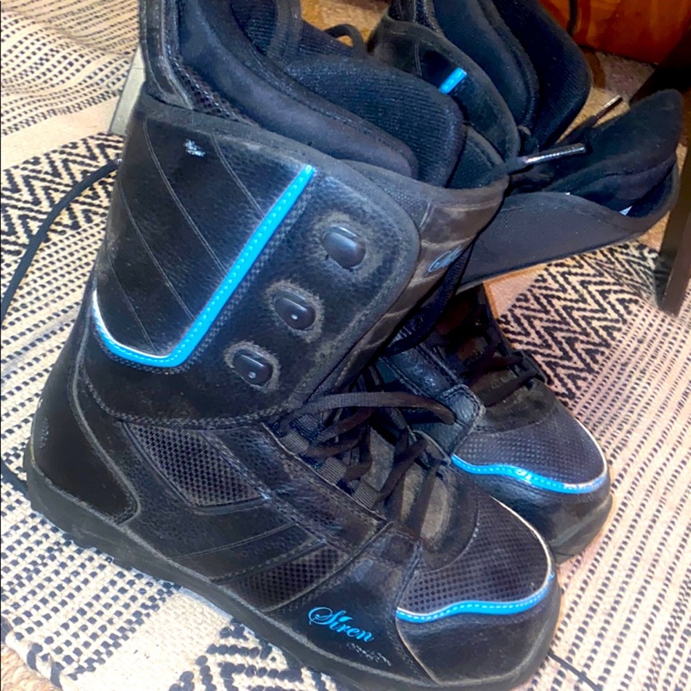 Siren Snowboard Boots size 8